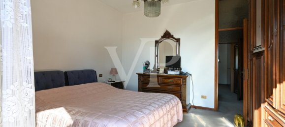 5 bedrooms Villa in Pianezze, Italy No. 131077 13