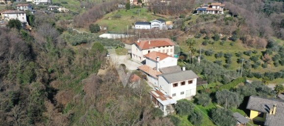 5 bedrooms Villa in Pianezze, Italy No. 131077 3