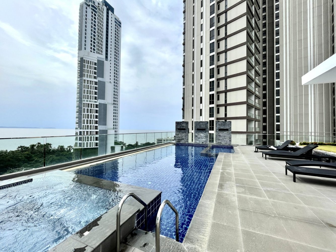 2 bedrooms Condo in Pattaya, Thailand No. 27179