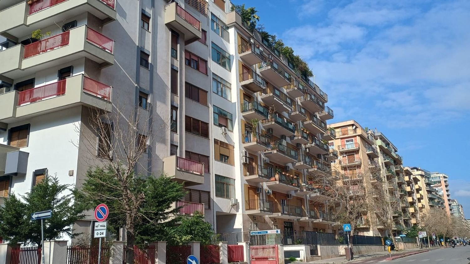 Коммерческая недвижимость 145м² в Палермо, Италия № 224417