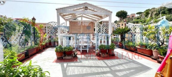 Casa de 2 dormitorios en Pozzuoli, Italy No. 120503 4