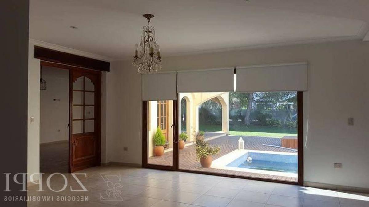 4 bedrooms House in Buenos Aires, Argentina No. 101614