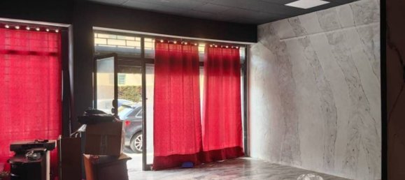 85m² Commercial property in Alba Adriatica, Italy No. 300695 5