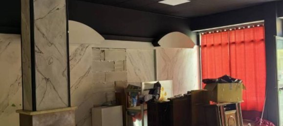 85m² Commercial property in Alba Adriatica, Italy No. 300695 4