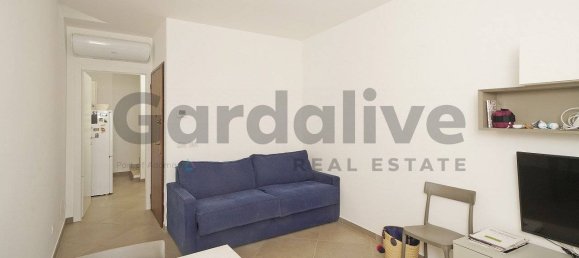 1 bedroom Apartment in Gardone Riviera, Italy No. 375131 2
