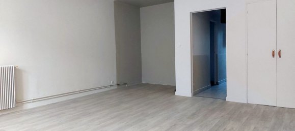 Здание с 2 спальнями в Бурж, Франция № 87150 6