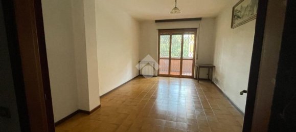 4 rooms Apartment in Saronno, Italy No. 105583 3