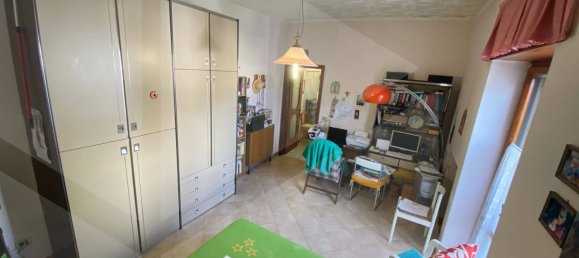 Imóvel comercial de 4 divisões em Bari, Italy N.º 23810 11