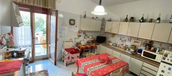 Imóvel comercial de 4 divisões em Bari, Italy N.º 23810 7