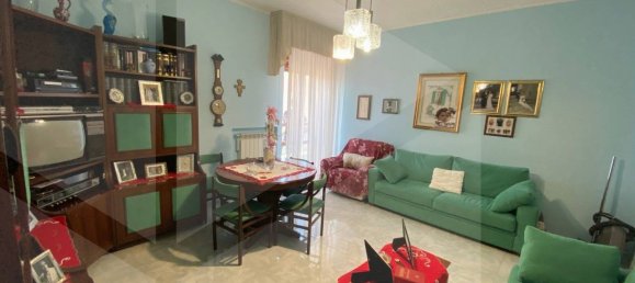 Imóvel comercial de 4 divisões em Bari, Italy N.º 23810 2