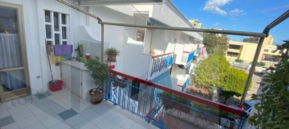 Imóvel comercial de 4 divisões em Bari, Italy N.º 23810 9