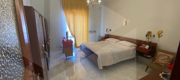 Imóvel comercial de 4 divisões em Bari, Italy N.º 23810 5