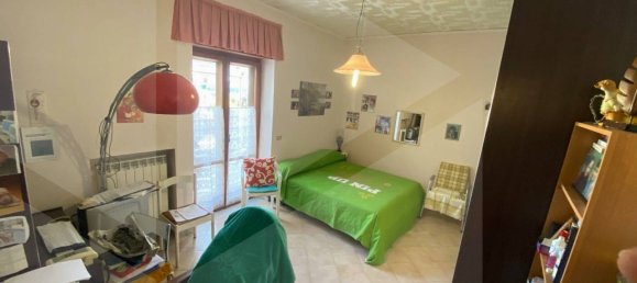 Imóvel comercial de 4 divisões em Bari, Italy N.º 23810 10