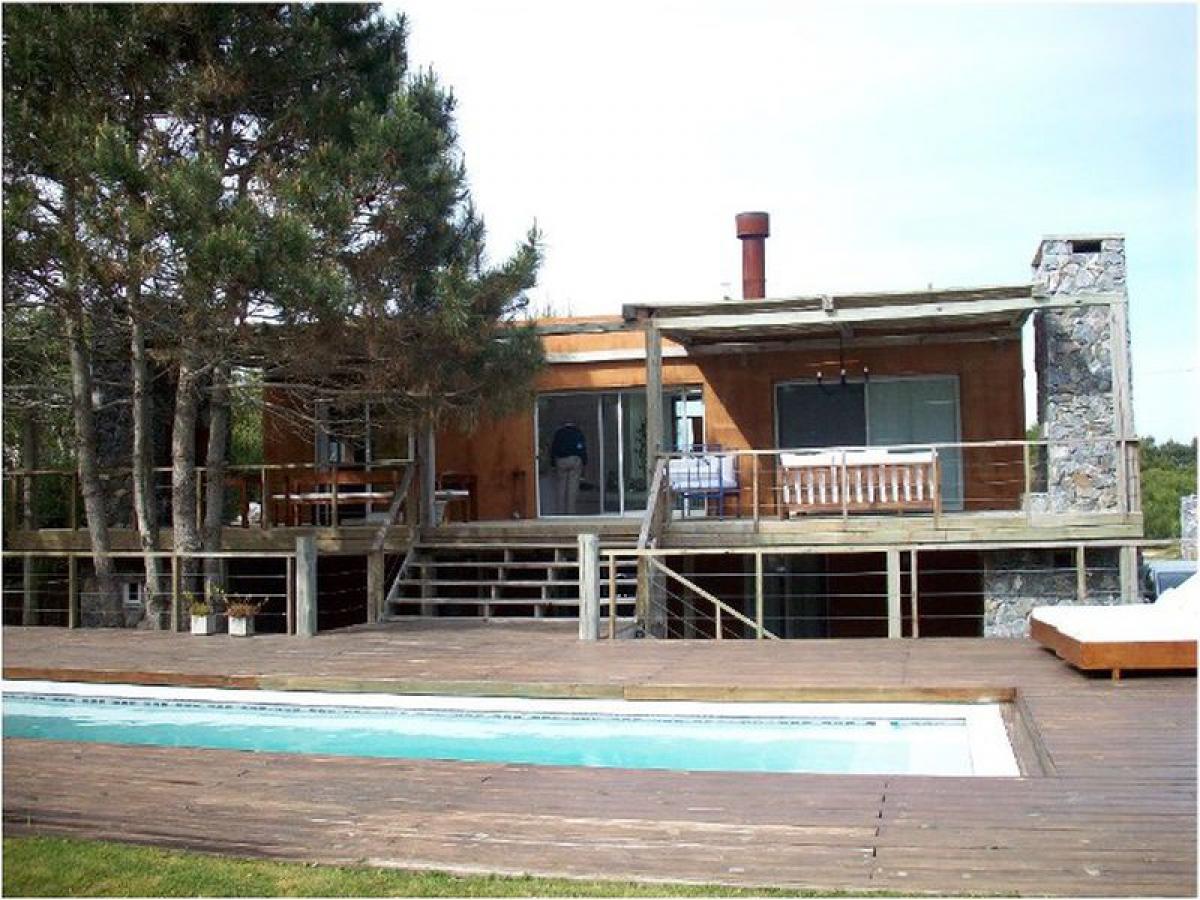 3 bedrooms House in Maldonado, Uruguay No. 5521