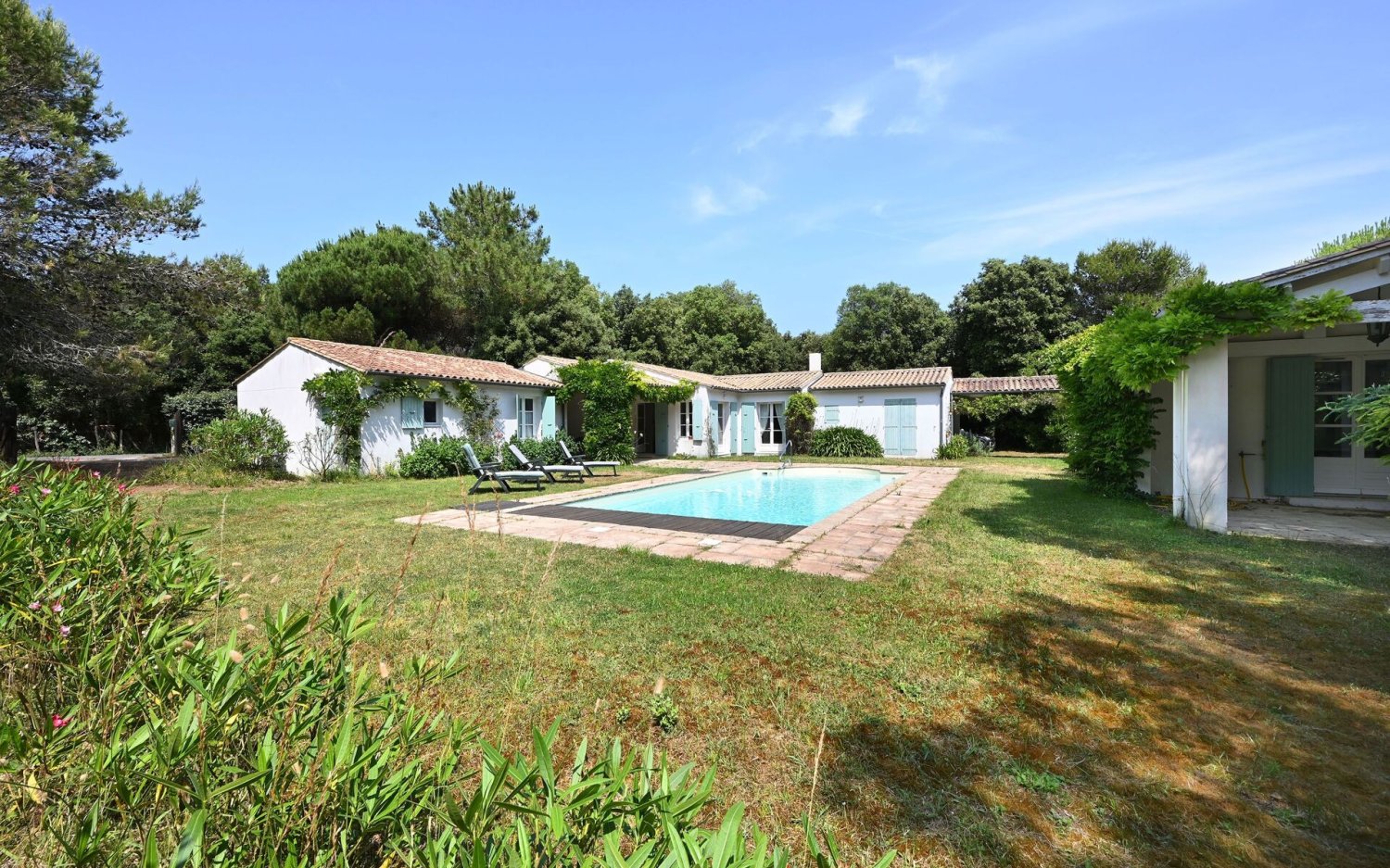 Casa de 10 habitaciónes en Les Portes-en-Re, France No. 338104
