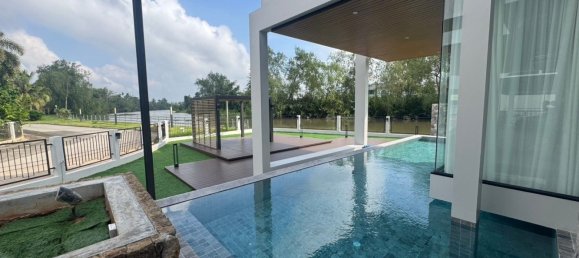 Дом с 5 спальнями в Сураттхани, Таиланд № 73829 5