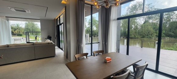 Дом с 5 спальнями в Сураттхани, Таиланд № 73829 9