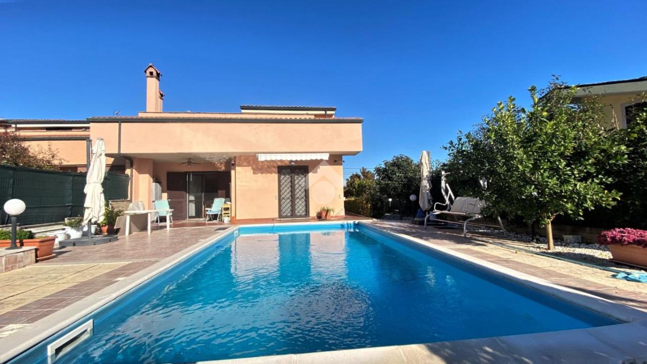 6غرفة فيلا في Guidonia Montecelio, Italy رقم 7026