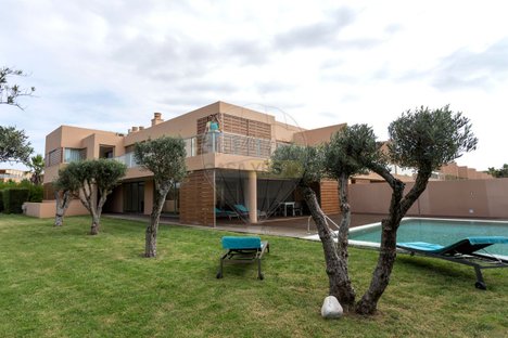 4 bedrooms House in Guia, Portugal No. 156813