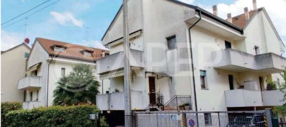 1 bedroom Duplex in Padua, Italy No. 323679 2