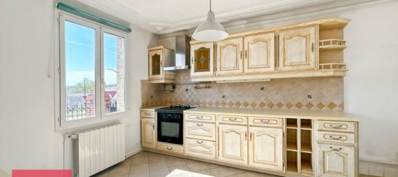 5 bedrooms House in Bernay, France No. 353736 4