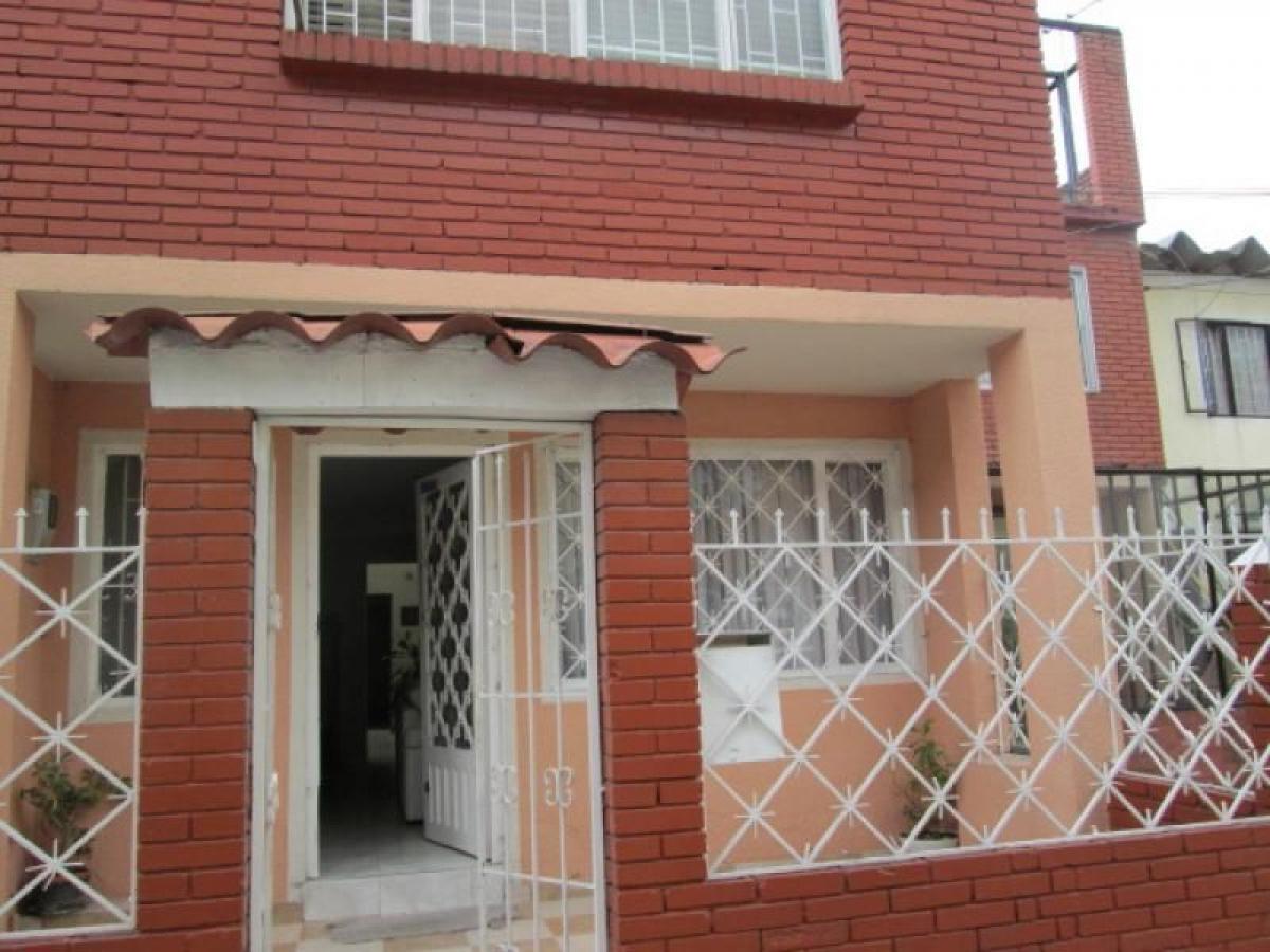 Дом с 5 спальнями в Богота, Колумбия № 10835