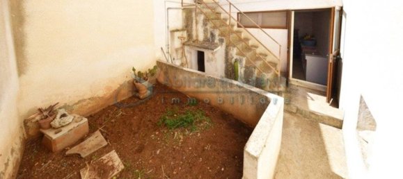 4 bedrooms House in Gagliano del Capo, Italy No. 105331 16