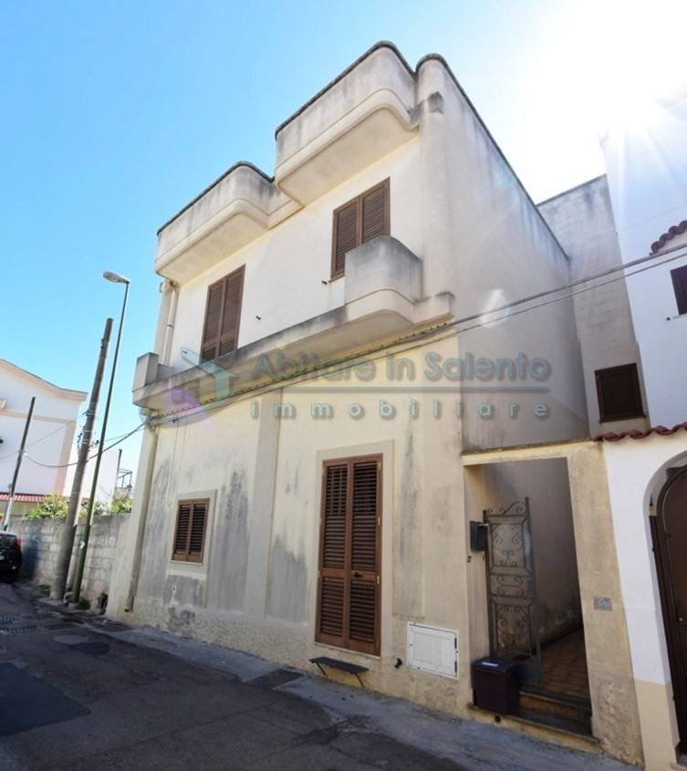 4 bedrooms House in Gagliano del Capo, Italy No. 105331