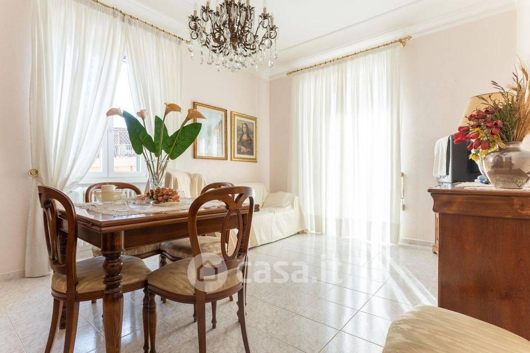 3 rooms Apartment in Rome, Italy No. 165454