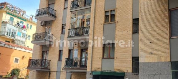 5 rooms Apartment in Salerno, Italy No. 319828 6