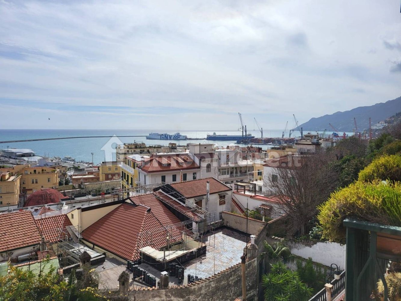 5 rooms Apartment in Salerno, Italy No. 319828