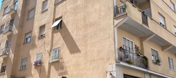 3 rooms Apartment in Rome, Italy No. 198214 12