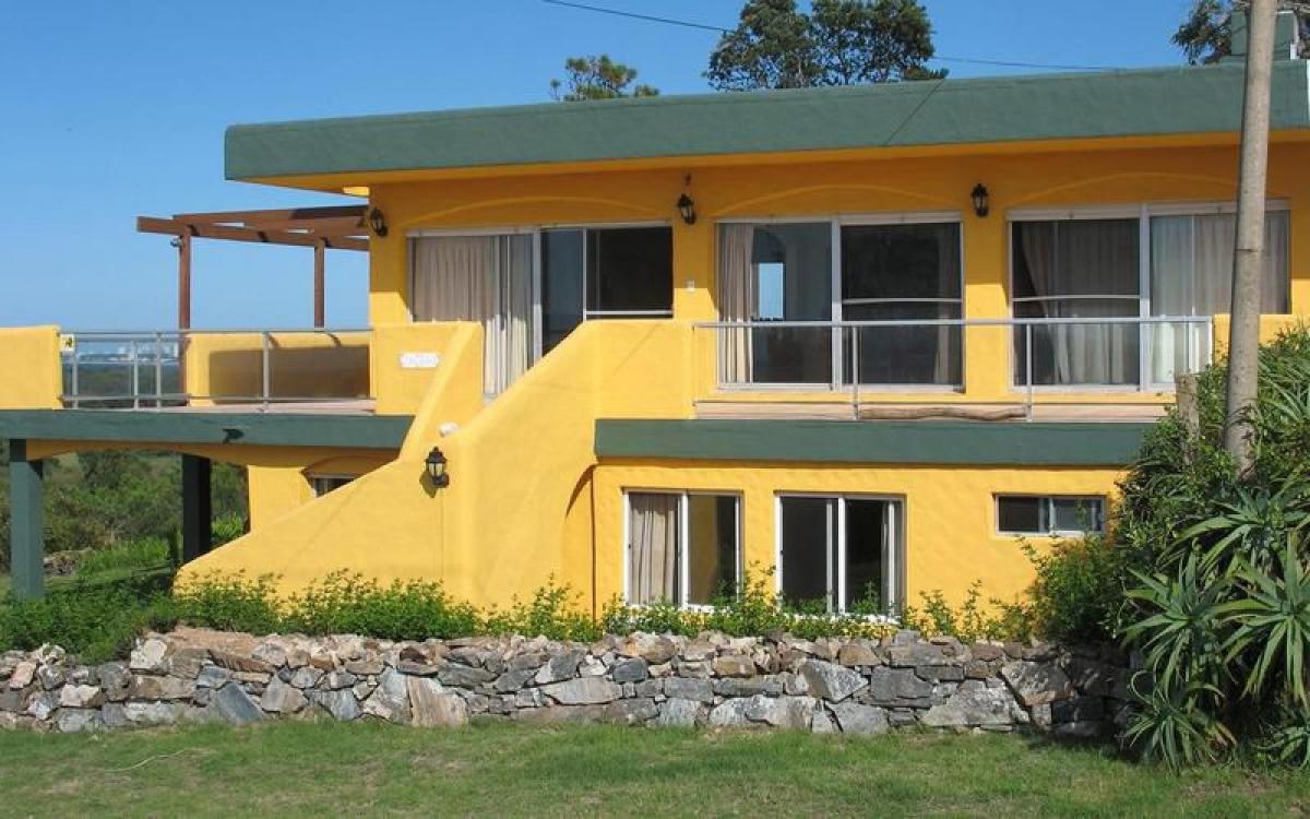 6 bedrooms House in Maldonado, Uruguay No. 10432