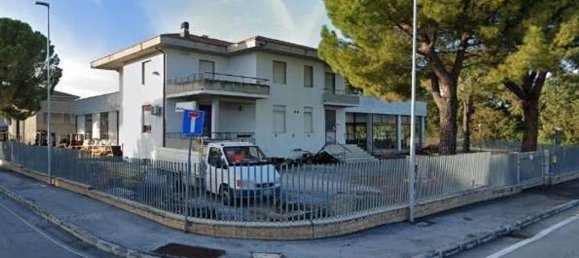 1555m² Warehouse in Treia, Italy No. 259059 3