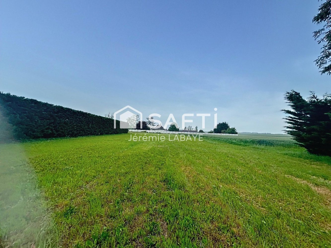 3400m² Land in Vineuil, France No. 61139