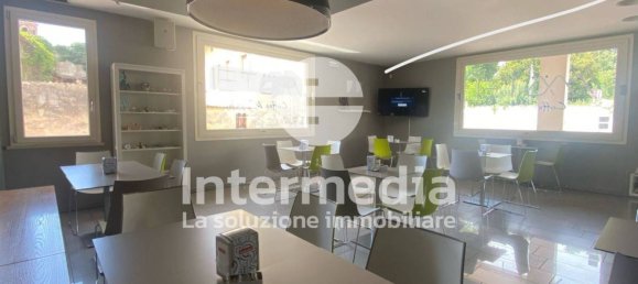 Коммерческая недвижимость с 3 комнатами в Аццано Мелла, Италия № 361460 4