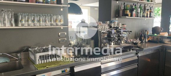 Коммерческая недвижимость с 3 комнатами в Аццано Мелла, Италия № 361460 12