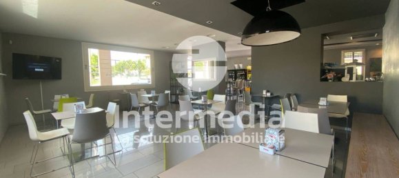 Коммерческая недвижимость с 3 комнатами в Аццано Мелла, Италия № 361460 6