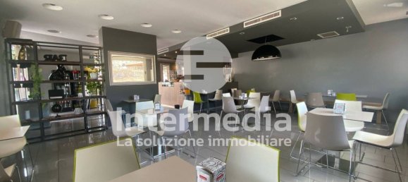 Коммерческая недвижимость с 3 комнатами в Аццано Мелла, Италия № 361460 5