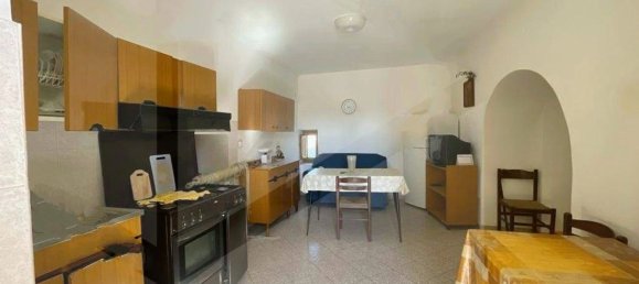 Дом с 3 комнатами в Монополи, Италия № 251174 3