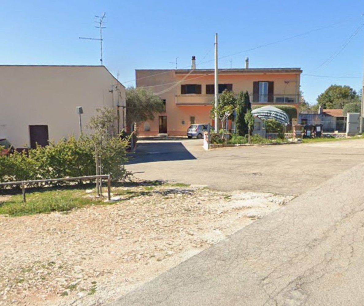 Дом с 3 комнатами в Монополи, Италия № 251174