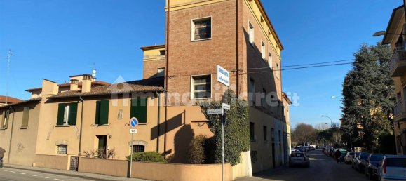 5 rooms Commercial property in Imola, Italy No. 226921 2