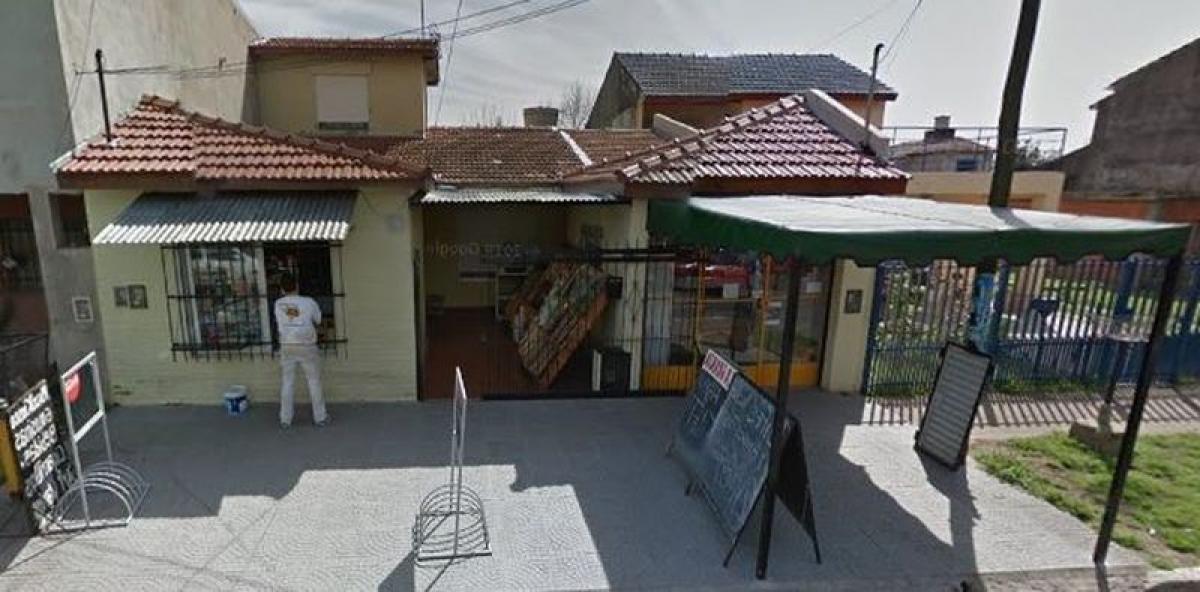 3 bedrooms House in Malvinas Argentinas, Argentina No. 52301