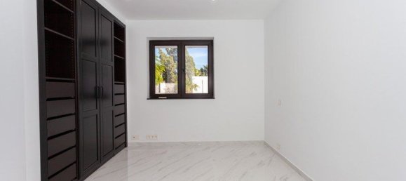 5 bedrooms Villa in Marbella, Spain No. 2939 29