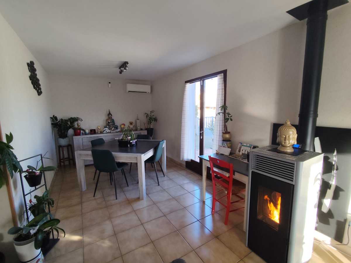 3 bedrooms Villa in Vias, France No. 202723