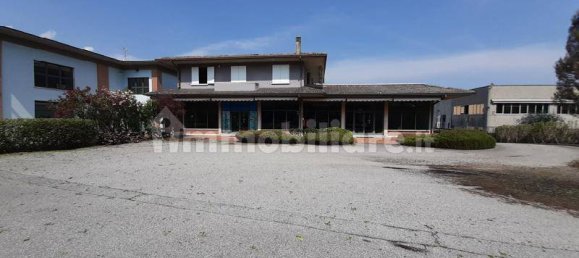 5 rooms Commercial property in Salò, Italy No. 78140 2