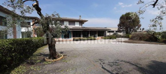 5 rooms Commercial property in Salò, Italy No. 78140 3