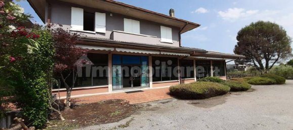 5 rooms Commercial property in Salò, Italy No. 78140 4