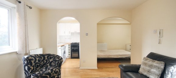 Studio in Watford, United Kingdom No. 1984 5