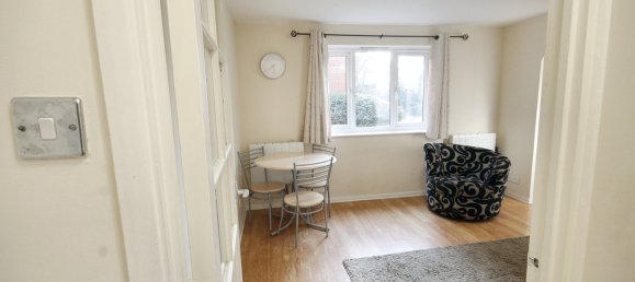 Studio in Watford, United Kingdom No. 1984 3